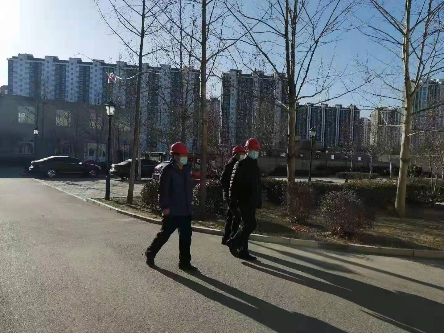 豪运国际控股党委书记、董事长马云虎带队到重点企业检查疫情防控事情及工程希望情形