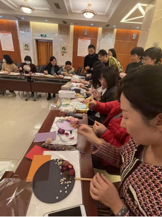 巾帼弄诗情  华美半边天 --公司组织开展“三八”节系列庆；Ｔ硕