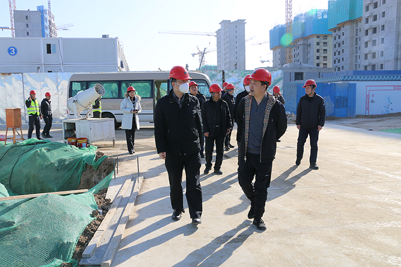 深入一线，，靠前指挥  豪运国际控股向导带队至豪运国际顺发西泗上项目检查