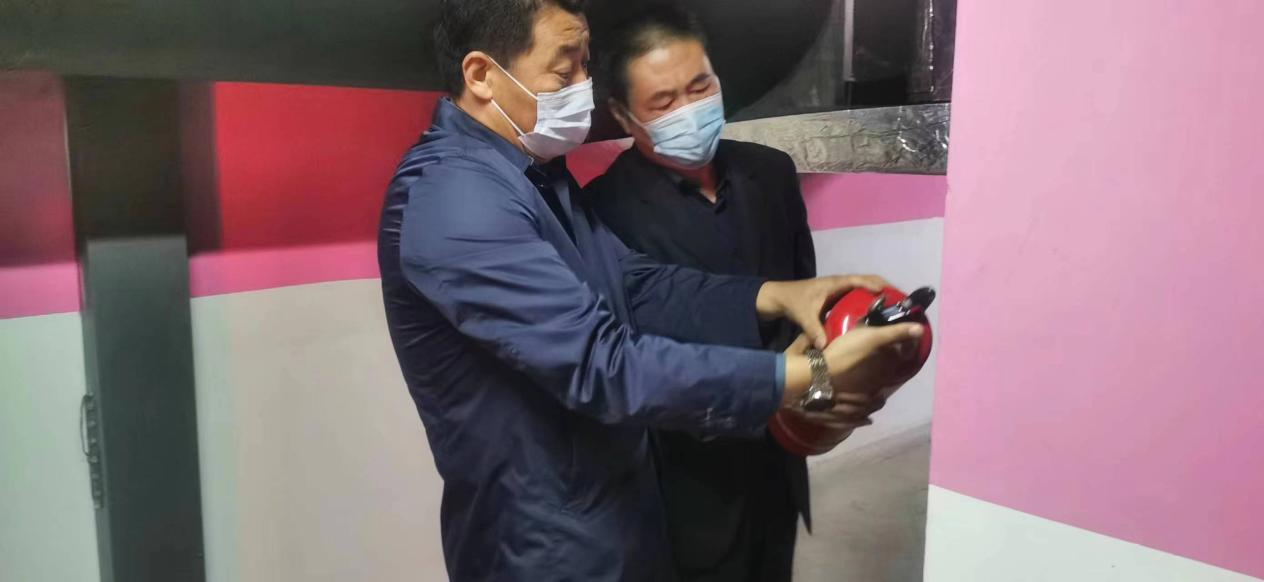 豪运国际控股司理杨祥方带队检查 天房物业清静生产事情
